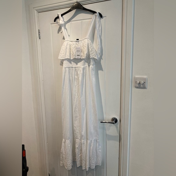 New Look Dresses & Skirts - New Look white maxi dress with broderie trim tie strap ladies size 14 new
